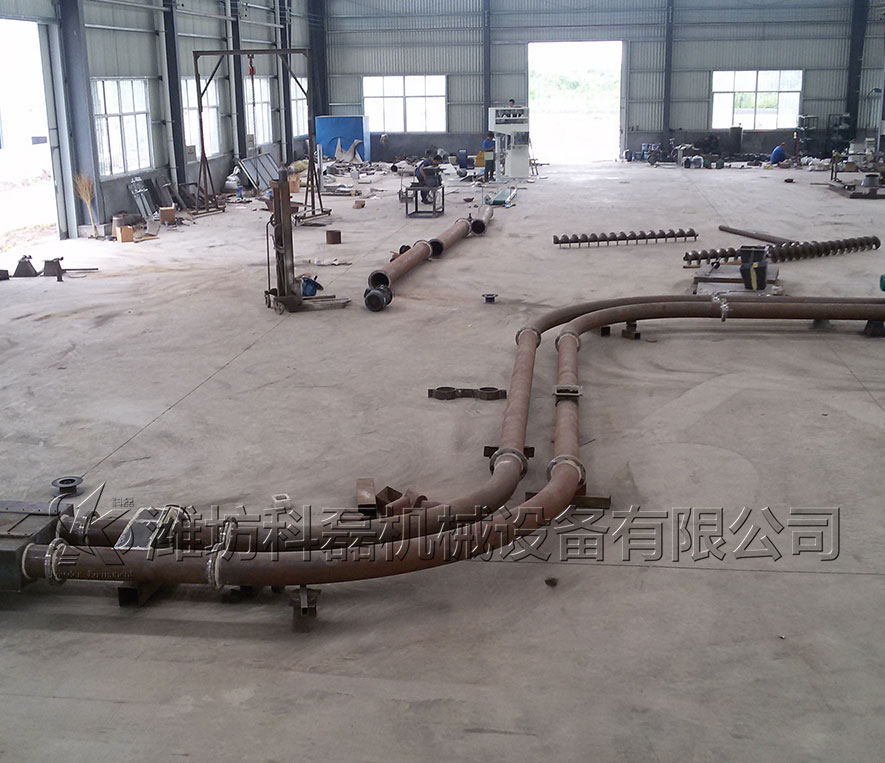 管鏈(lian)輸送機生産測(ce)試車間 第1張