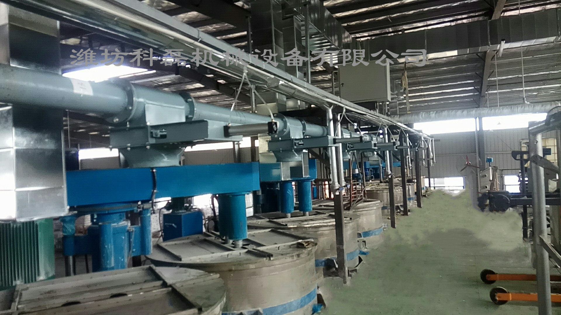 襄阳用(yong)裕橡胶制造(zao)有限公司(H5网(wǎng)站)管鏈輸送(sòng)機噸袋拆包(bao)機使用現場(chang)實拍 第2張