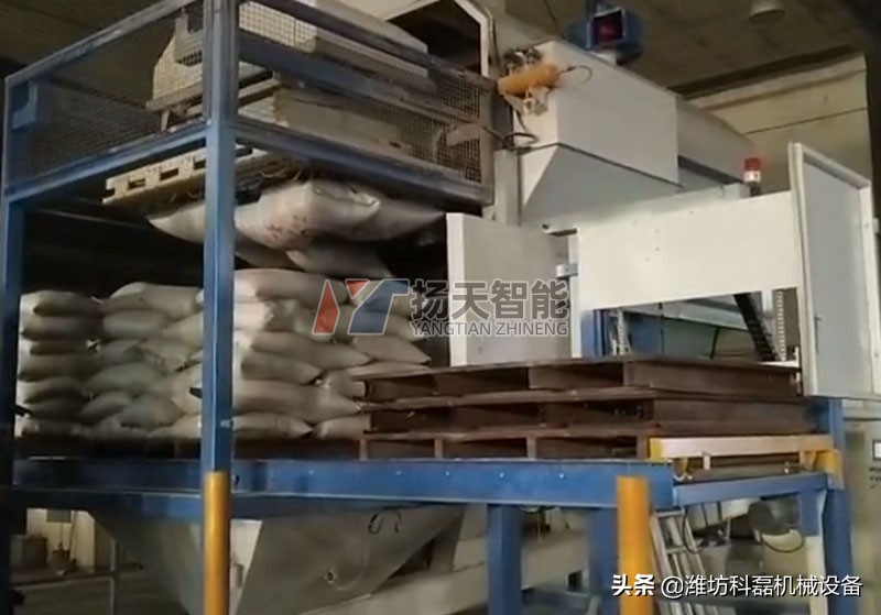 自動(dòng)拆包機和自動(dòng)拆垛機結合适(shì)用快速拆袋卸(xie)料效率高 第2張(zhāng)